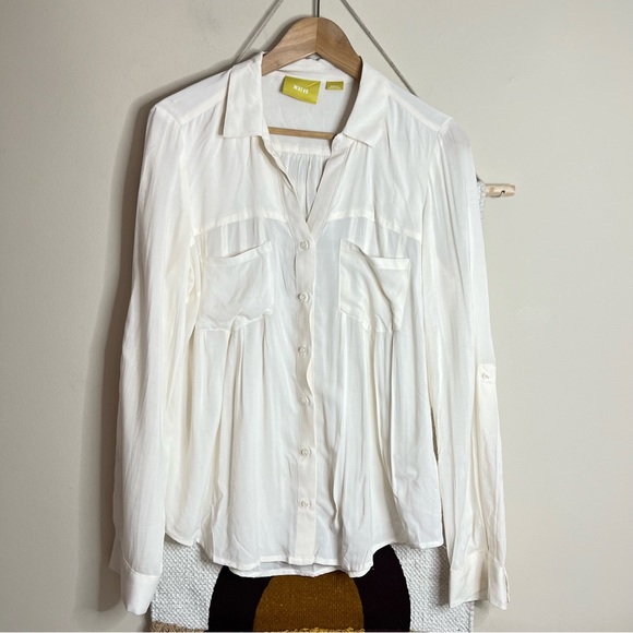 Anthropologie Tops - ANTHROPOLOGIE MAEVE WHITE BUTTON DOWN SHIRT SIZE SMALL